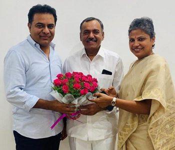 Gandra-Venkata-Ramana-Reddy--Joined--TRS