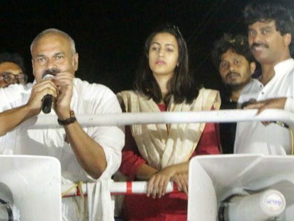 Naga-Babu-Brings-Daughter-Along!