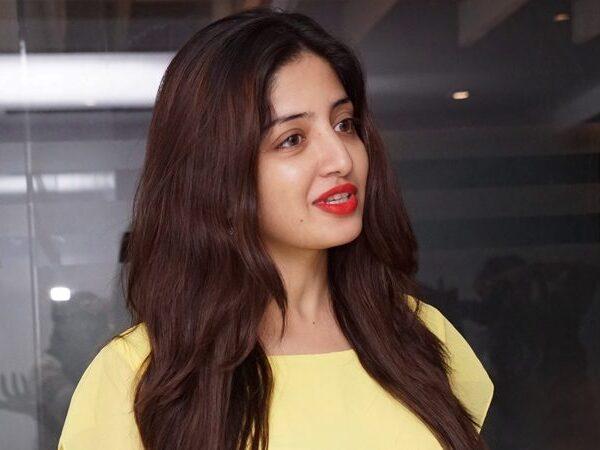 Poonam-Kaur-Files-Complaint-at-Cycber-Crime-Police