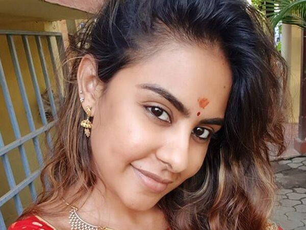 Sri-Reddy-Drags-'Jersey'-Heroine-into-Mire