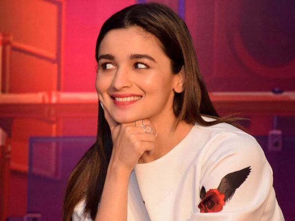 alia-bhatt-i-begged-rajamouli-in-the-airport