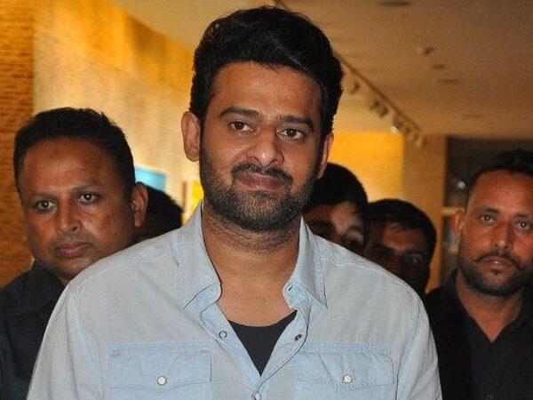 prabhas-offended-deverakonda-cult-fans