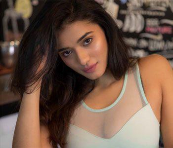 Allu-Arjun's-New-Girl-Gets-Insta-on-Fire!---Ketika-Sharma