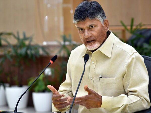 Chandrababu-Naidu-Exhibiting-Two-Different-Body-Languages