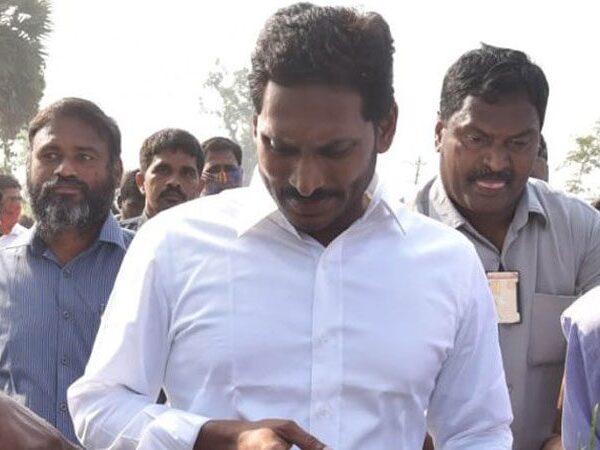 For-The-First-Time,-YS-Jagan-is-Confused-and-Worried