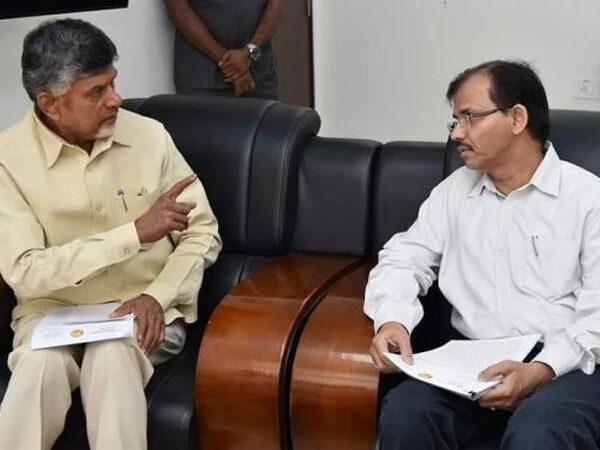 Election Commission Troubles Chandrababu Naidu, But Gives A Free Run to Narendra Modi