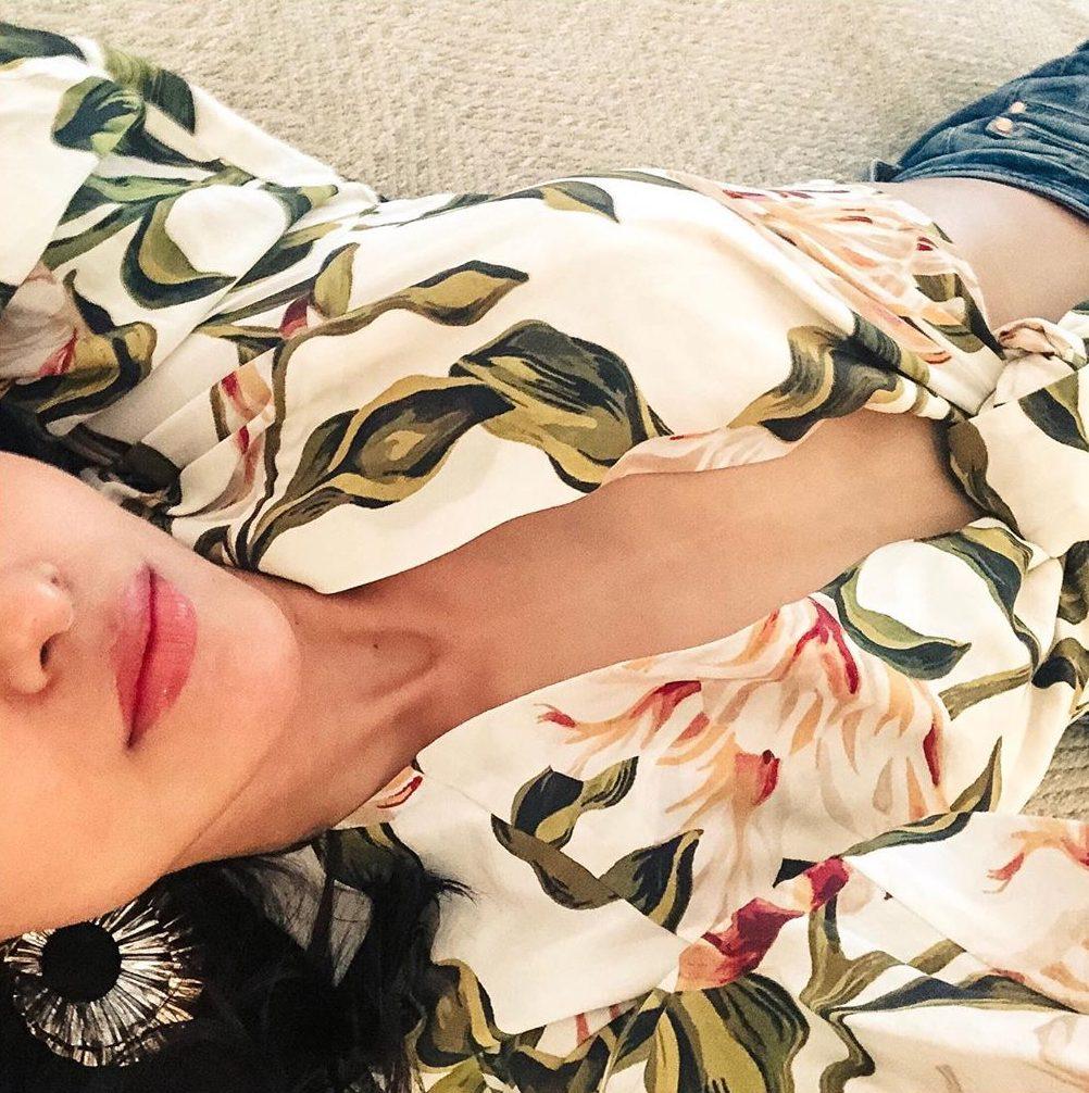 Samantha Akkineni Baring Neck to Midriff