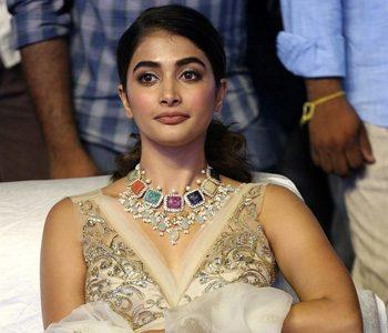 Will-Pooja-Hegde-Survive-Kathi-Mahesh--Attack