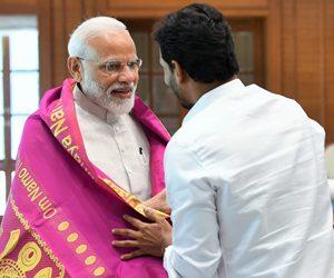 YS Jagan Meets Narendra Modi