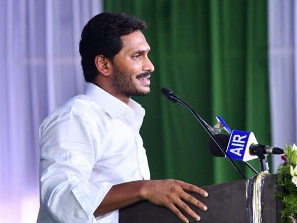 YS-Jagan-in-Dilemma-About-Government's-Social-Media-Strategy