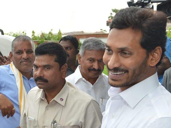 Does-It-Matter-Whose-Fan-YS-Jagan-Is