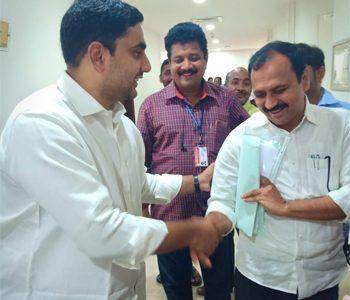 Nara Lokesh Shake hands with Alla Rama Krishna Reddy-