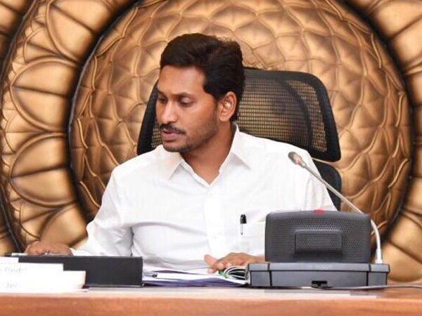 Pattiseema Confusion for YS Jagan Mohan Reddy