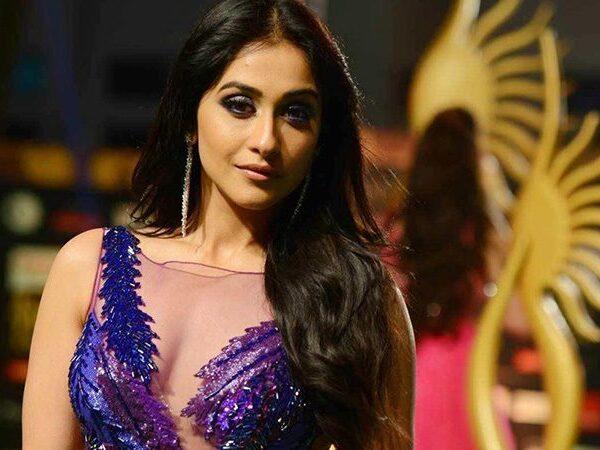 Regina-Cassandra-Agrees-Watching-Adult-Movies-at-School-Age