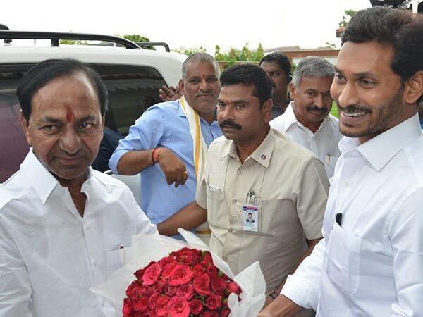 What-Happens-After-The-Honey-Moon-Period-for-Jagan-and-KCR's-Bonhomie