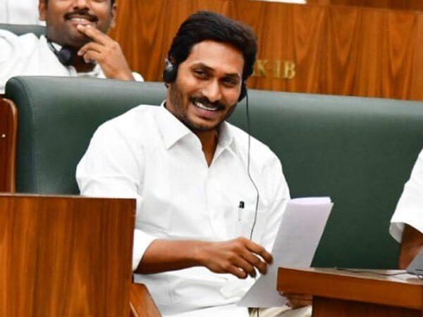 YS Jagan - BJP planning to take TDP MLAs-