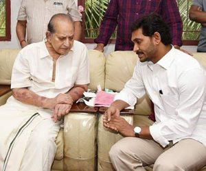 YS Jagan Condolence to Vijaya Nirmala-