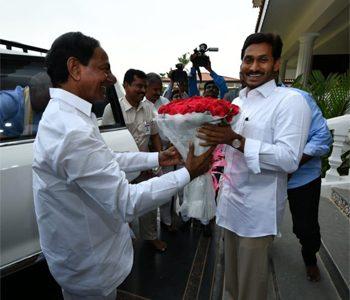 Jagan Welcomes KCR