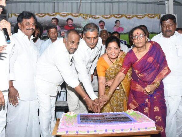 harish rao celebrates kaleshwaram project launch in siddipet