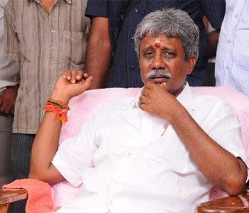 BJP ex-MLA p manikyala rao comments on ys jaganvolunteers (1)
