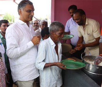 Harish Rao Turns A Simpleton, Stands in A Queue