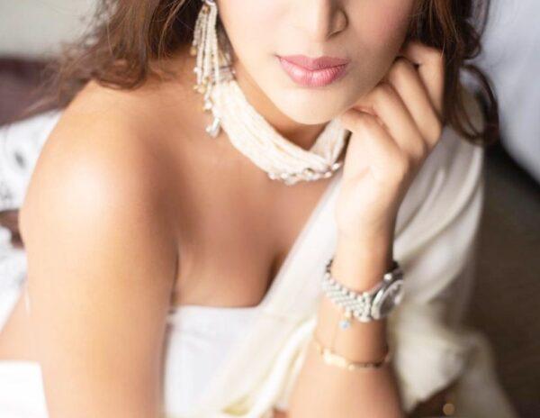 Pic Talk: iSmart Shankar Girl Nidhhi Agerwal as Modern Shakuntala 