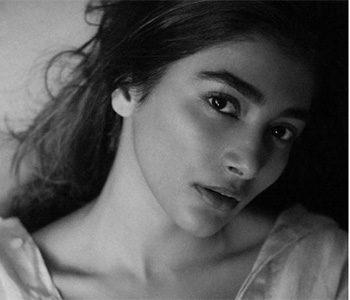 Pooja Hegde's Black & White Cleavage Magic