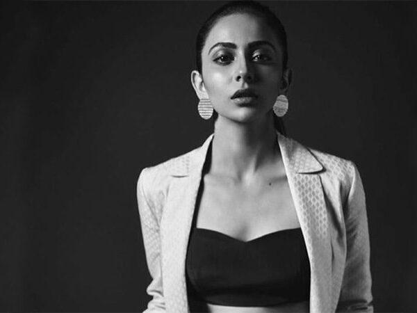 Rakul-Preet-Singh-Points-Fingers-at-Bollywood-Hero