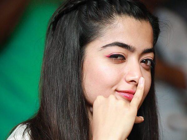 Smart-Girl-Rashmika-Mandanna-Knows-How-to-Handle-It