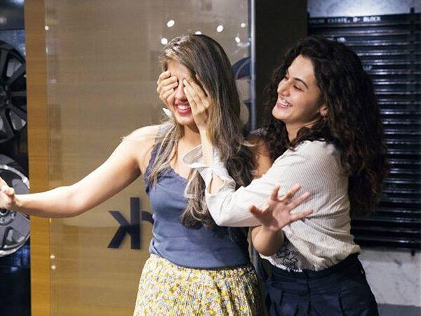Taapsee's-Surprise-Gift-to-Sister-Viral-Video
