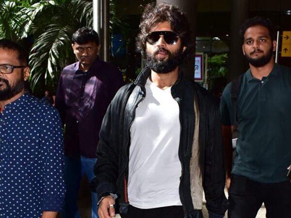 What's This Hadavidi? Vjay Deverakonda at Mumbai Airport