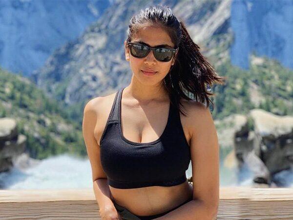 Vijay Deverakonda's Heroine Enjoys to Shut Them up - Malavika Mohanan