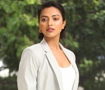 What's Wrong in Kissing Another Girl - Amala Paul