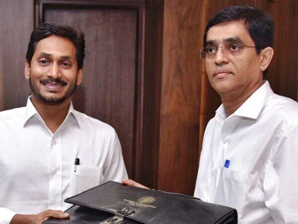 YSR-Congress-Activated-TDP's-Social-Media-Forces