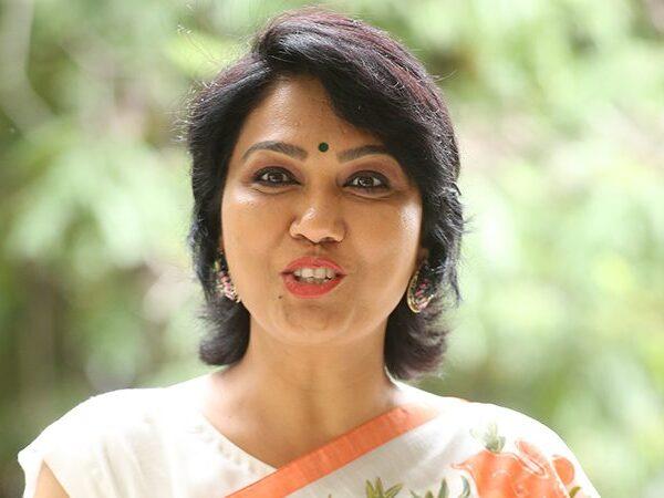 actress-hema-bigg-boss-3-telugu-join-ysrcp-ys-jagan