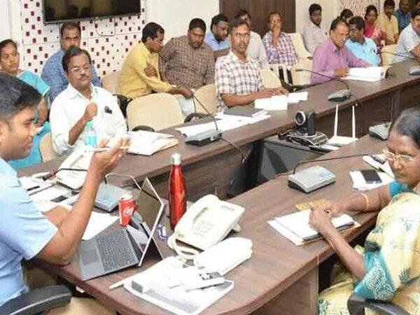 journalists-fee-reimbursement-andhra-pradesh-collector-narayana-bharat-gupta