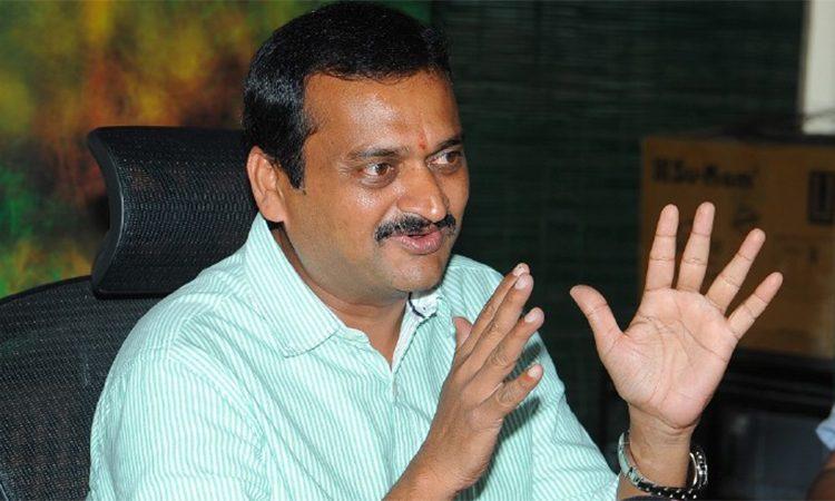 Bandla Ganesh in Sarileru-Neekevvaru-