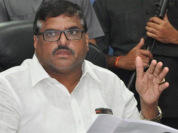 Botsa Satyanarayana comments on amaravati stirs