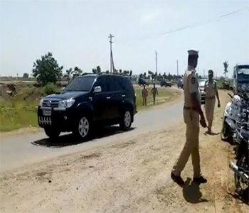 Farmers Shout Anti-Jagan Slogans at CM's Convoy