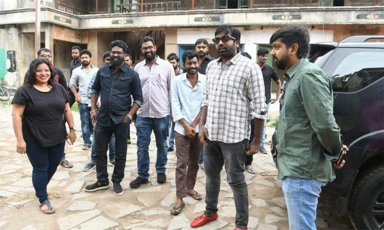 Makers Released Vijay' Sethupathi's Pic to Stop Rumours