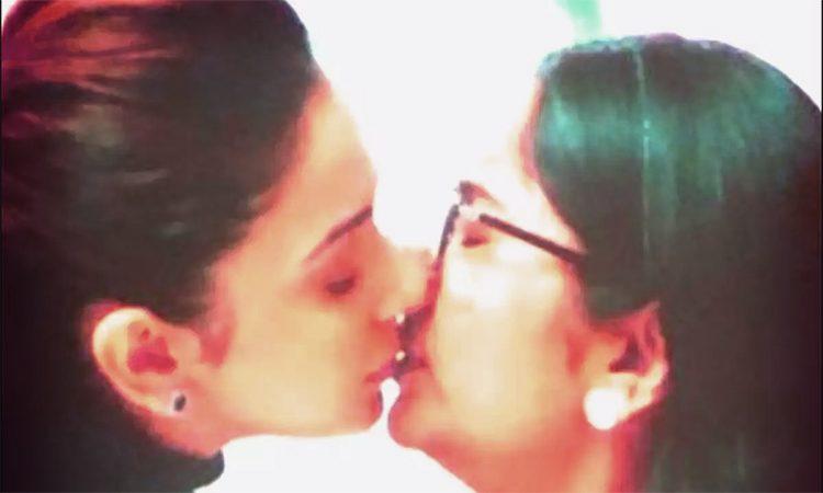 Manmadhudu 2 Rakul Preet Singh - Jhansi Kiss Scene Screened Without Blurring 