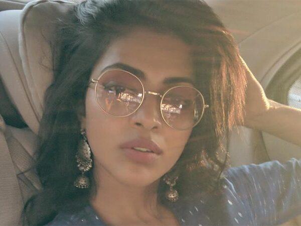 amala-paul-fires-on-reviewers-comment-girls-going-to-pubs-having-that-is-casual