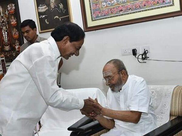 kcr-meets-k-vishwanath