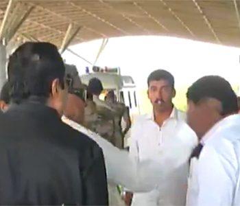 Ex-CM-Siddaramaiah-Slapping-The-Man-out-of-Frustration--Goes-Viral