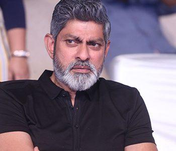 Jagapathi-Babu's-Tongue-Slip-at-'Sye-Raa-Pre-Release