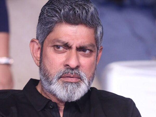 Jagapathi-Babu's-Tongue-Slip-at-'Sye-Raa'-Pre-Release
