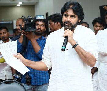 Pawan Kalyan questions jagan on kodi kathi and ys viveka case