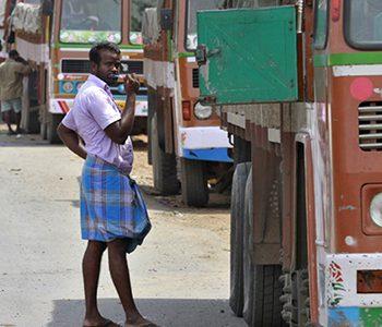 Truck-Drivers-in-Lungi-to-Invite-Rs-2,000-Fine-in--UP