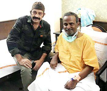 Venu-Madhav's-Last-Hospital-Pic-with-Senior--Hero