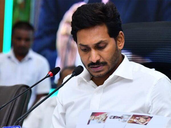 Jagan Giving A Long Rope to BJP to Emerge?